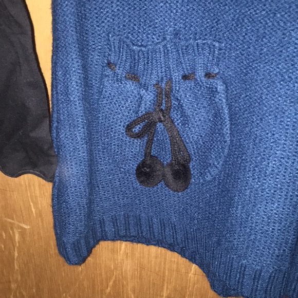 Sweater - Picture 2 of 2